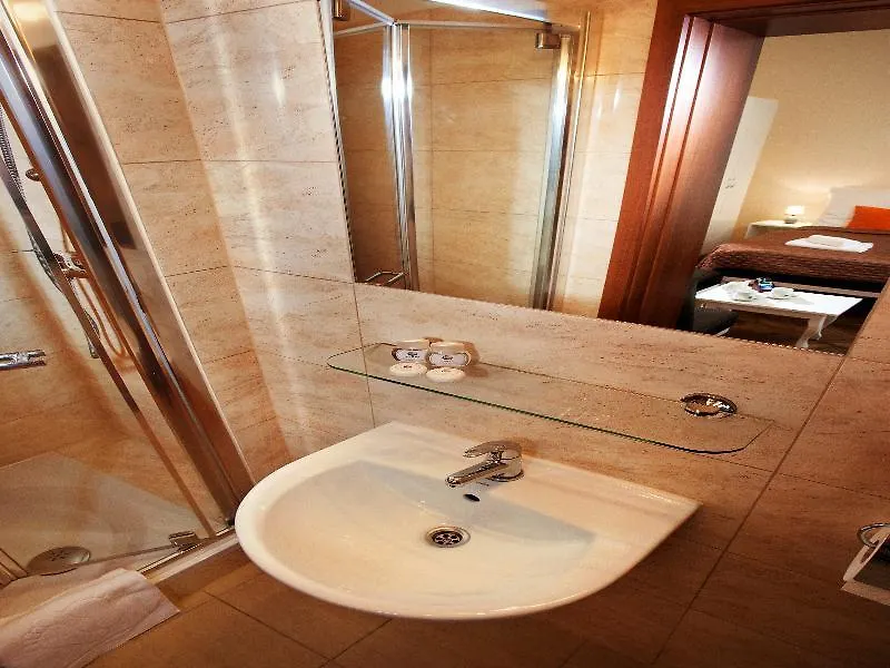 Siesta Aparthotel Cracovia 2*,