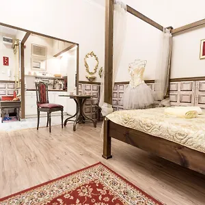 Scarlett Apartment